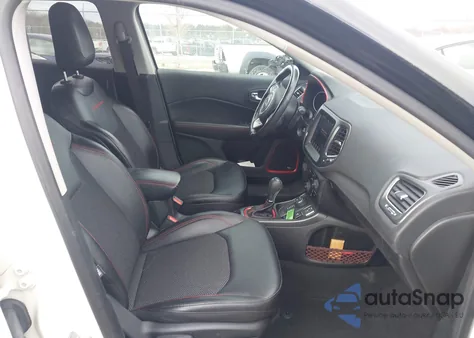 2021 Jeep Compass Trailhawk 4X4 z USA, uszkodzony, nr VIN 3C4NJDDB5MT519348